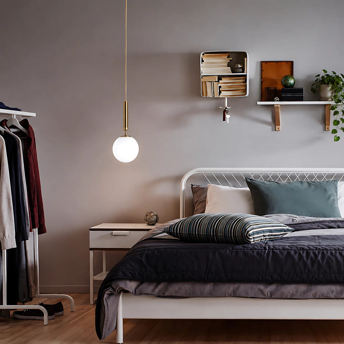 Aurelia Globe Pendant Light
