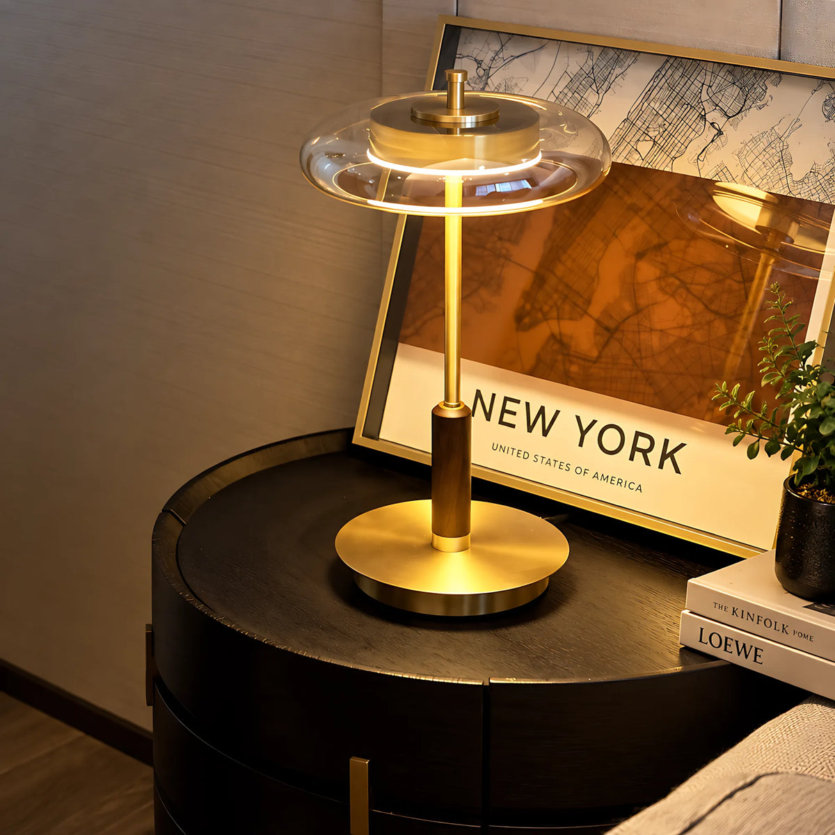 Solvane Minimalist Table Lamp