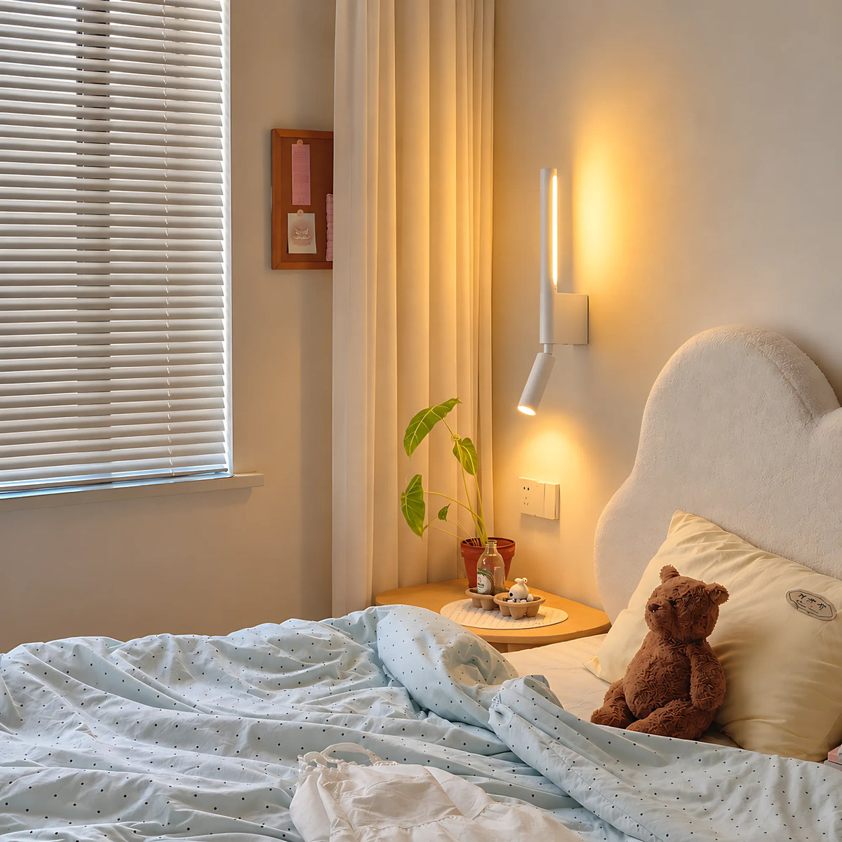 Veylo Dual-Light Adjustable Wall Light